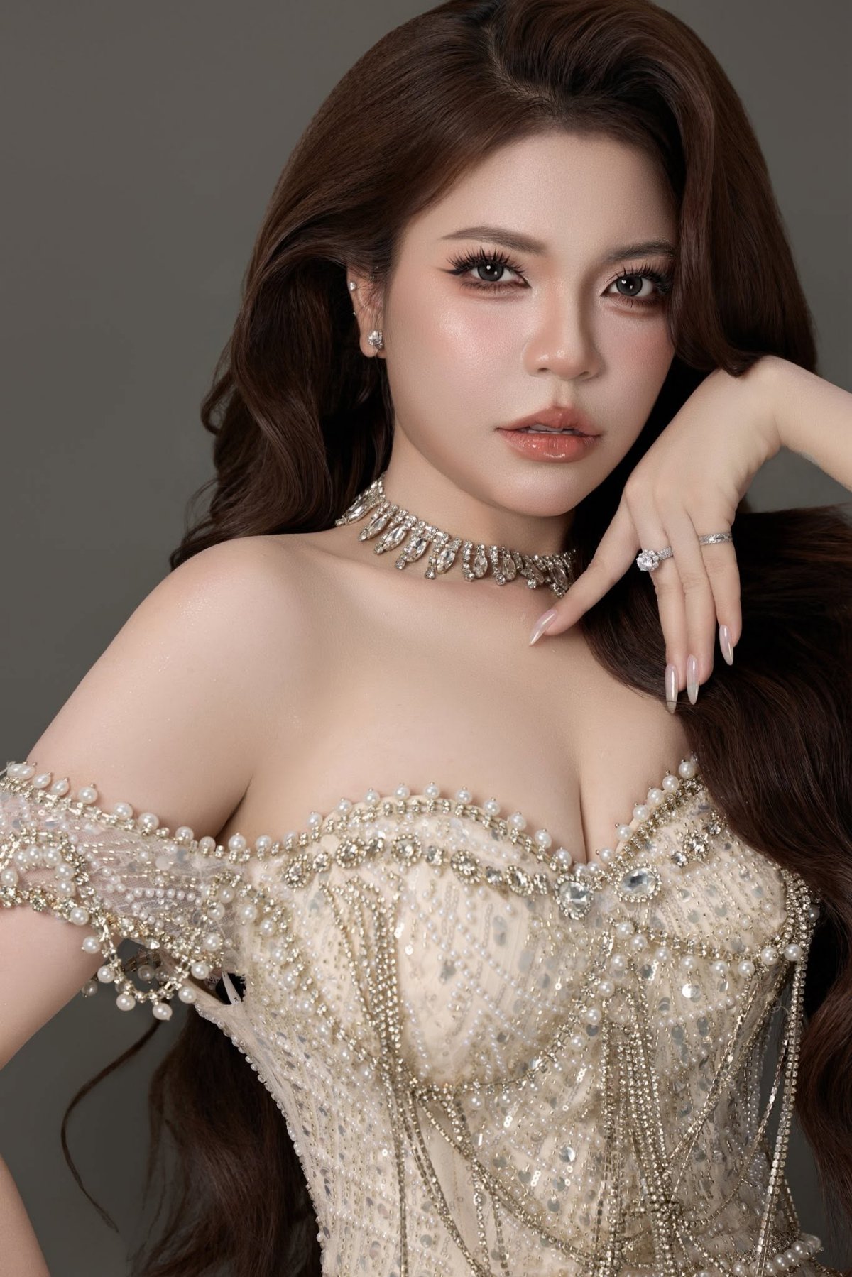 Cô hiện đang là Chủ iGolden và CEO W Taiwan